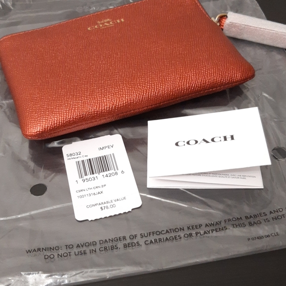 Coach wristlet - Picture 5 of 5